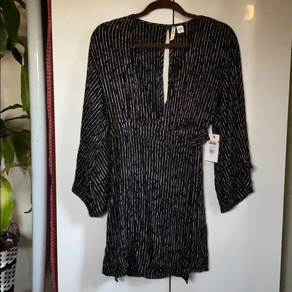 Billabong Wrap Dress W/ Scoop Neck